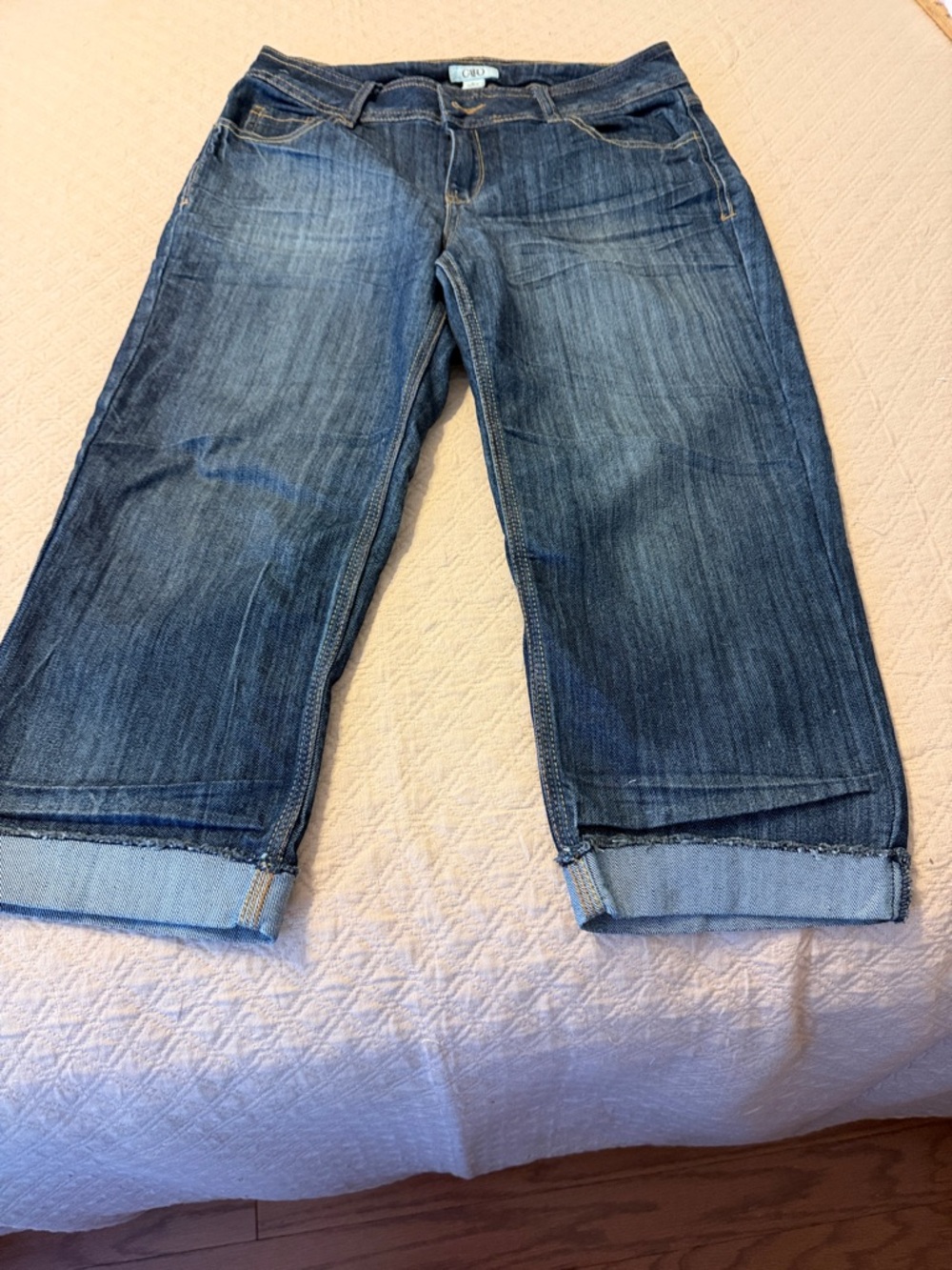 Cato Dark Blue Cropped Denim Capris with Cuffed Hem